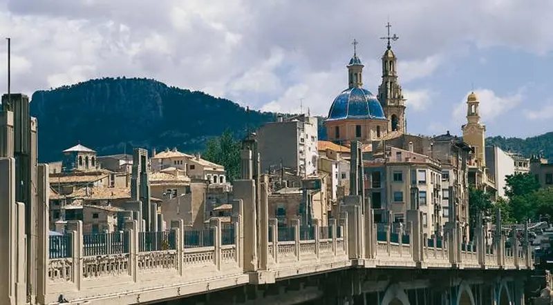 Vista de Alcoi-Alcoy para el directorio de Empresas de alquiler de maquinaria