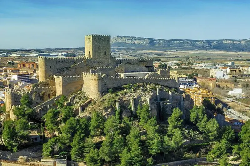Vista de Almansa para el directorio de Empresas de alquiler de maquinaria