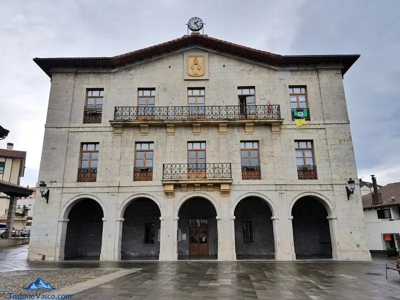Vista de Astigarraga para el directorio de Empresas de alquiler de maquinaria