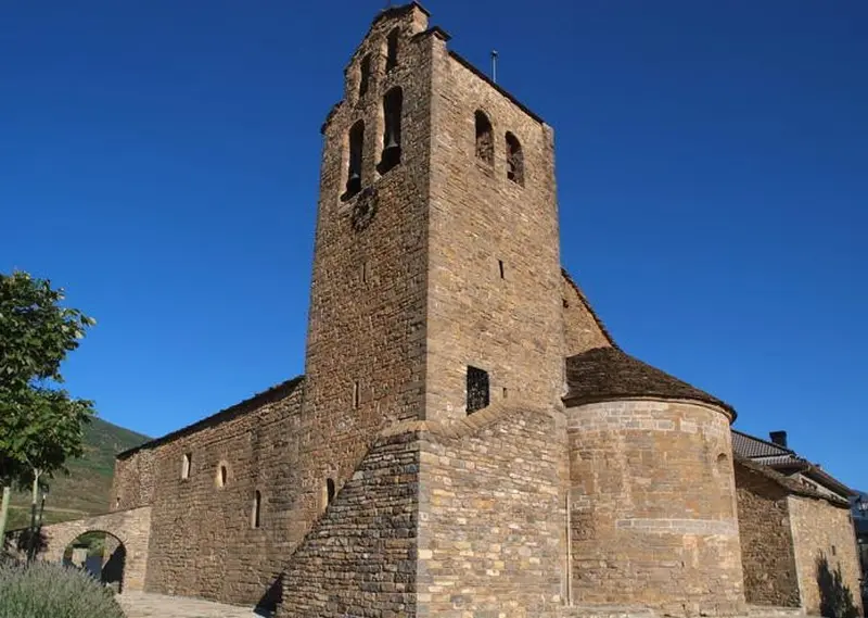 Vista de Castiello de Jaca para el directorio de Empresas de alquiler de maquinaria