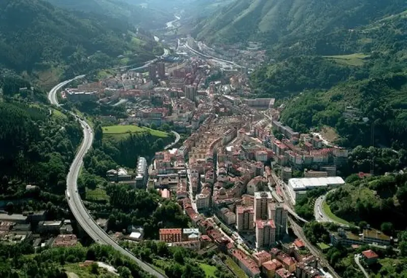 Vista de Eibar para el directorio de Empresas de alquiler de maquinaria