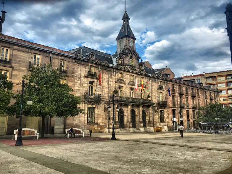Vista de Torrelavega para el directorio de Empresas de alquiler de maquinaria