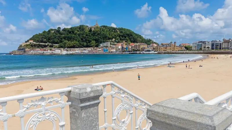 Vista de Donostia-San Sebastián para el directorio de Empresas de alquiler de maquinaria